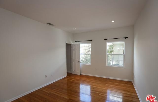 806 North Alfred Street photos photos