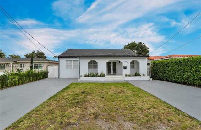 6470 SW 27th St MIAMI, FL 33155 photos photos