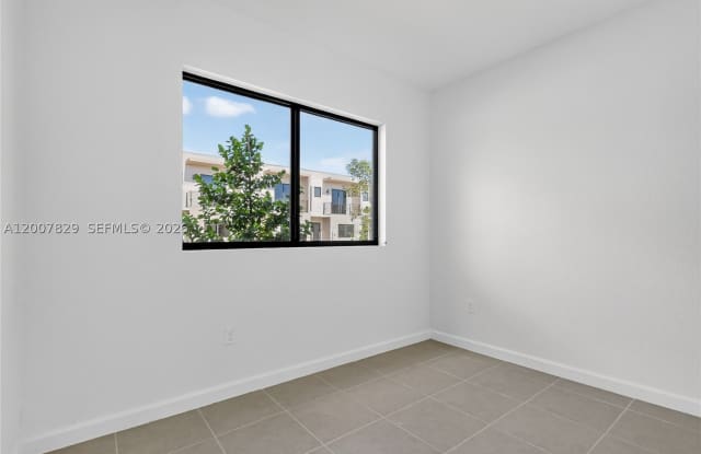 13871 SW 262nd Str Gallery 4
