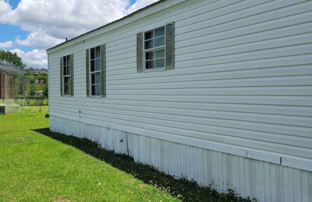 JACKSONVILLE - 3 Bedroom Mobile Home - conveniently located to Camp Lejeune! photos photos