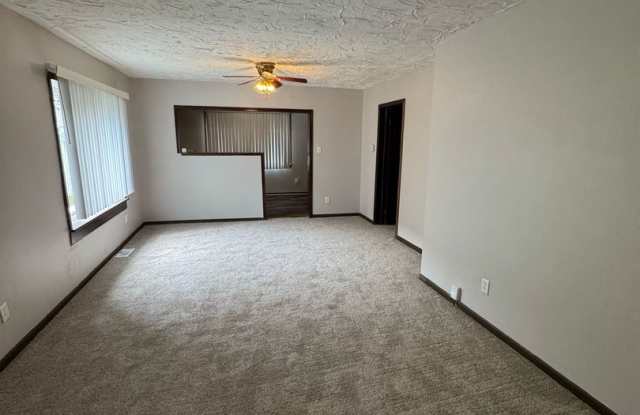 Southeast Side - 2 Bedroom home Gallery 4