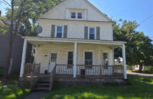 Single Family Home 3 beds 1.5 bath Available Now! Gallery 1