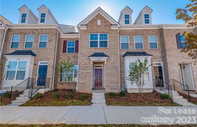 3 bedroom town home in Rea Farms- walkable community to restaurants, shops, walking trails photos photos