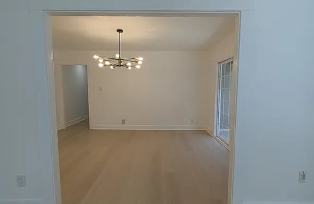 1262 S Plymouth Blvd Apt 14 Gallery 3