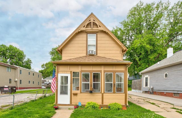 138 Harrison Street - 138 Harrison Street, Council Bluffs, IA 51503