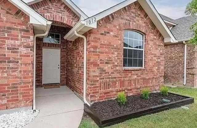 1012 Raleigh Path Road - 1012 Raleigh Path, Denton, TX 76208