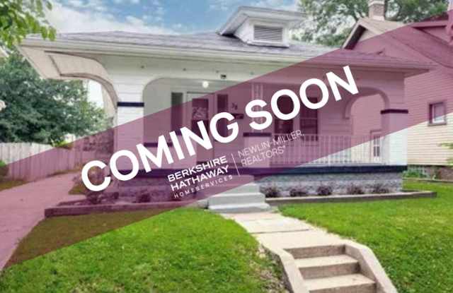 Bright & Inviting 2 Bedroom 1 Bathroom Bungalow Gallery 1