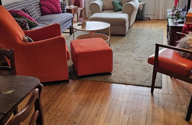 4653 N Clark photos photos