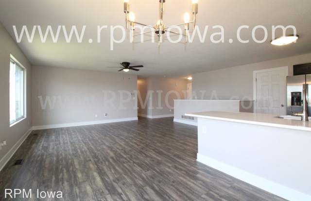 5116 NE Briarwood Drive Gallery 3
