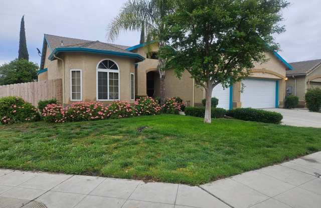 Super-Nice 4 bed, 2 bath, 3 car garage home in N.W. Fresno! photos photos
