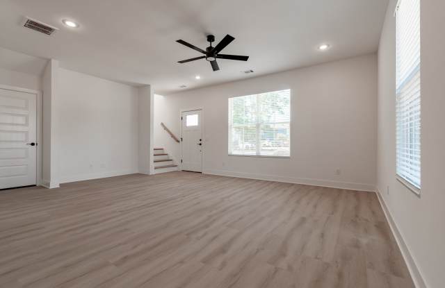 1640 North Leverett Avenue Gallery 3