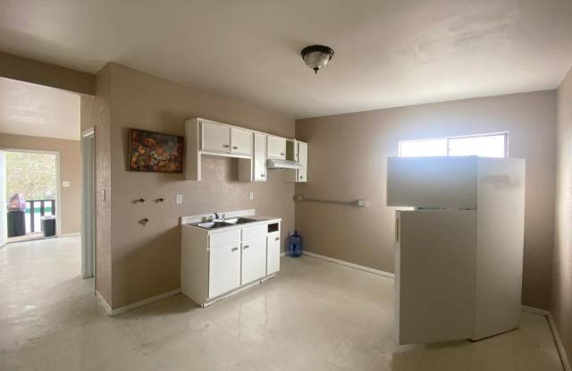 417 Gorman Street unit: 4 photos photos