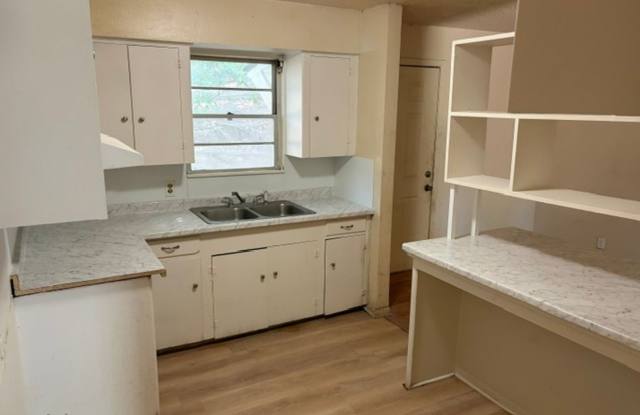 3 Bedroom Unit Near Jewella Gallery 4