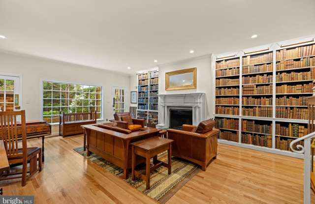2426 I Street NW Gallery 3