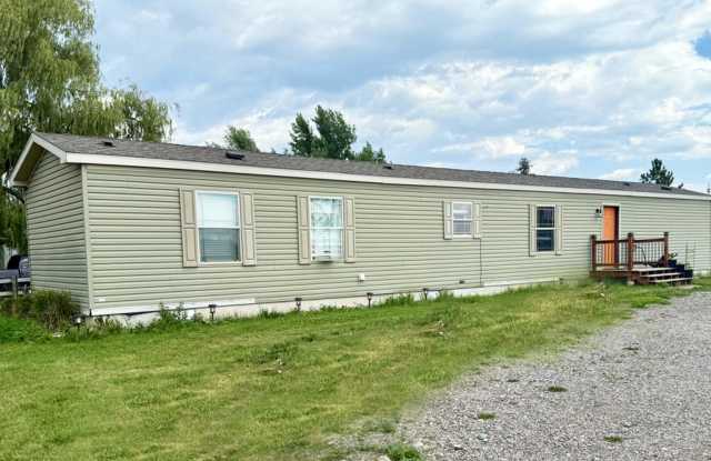 3 Bed 2 Bath Mobile Home on Half Acre in South Kalispell photos photos