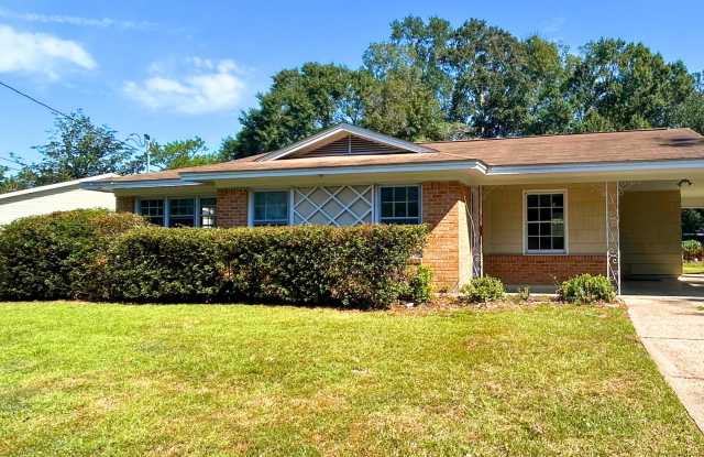 2688 Cheshire Dr S Mobile, AL 36605 photos photos