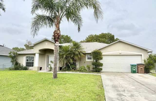 909 SW 10th Place photos photos