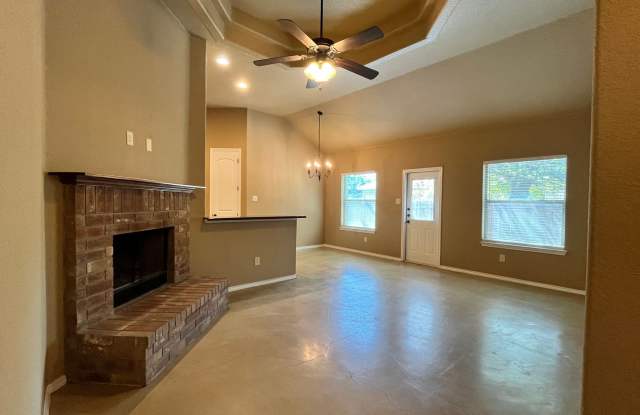 Luxury 3-bedroom, 2-bathroom Duplex in New Braunfels, TX! Gallery 2