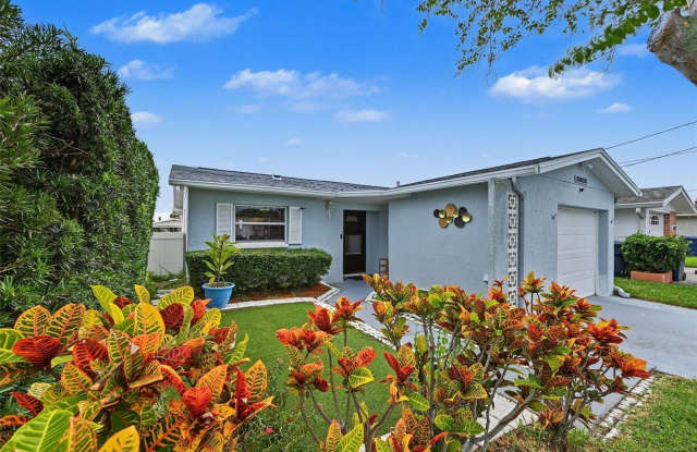 5106 BLUE HERON Drive Gallery 1