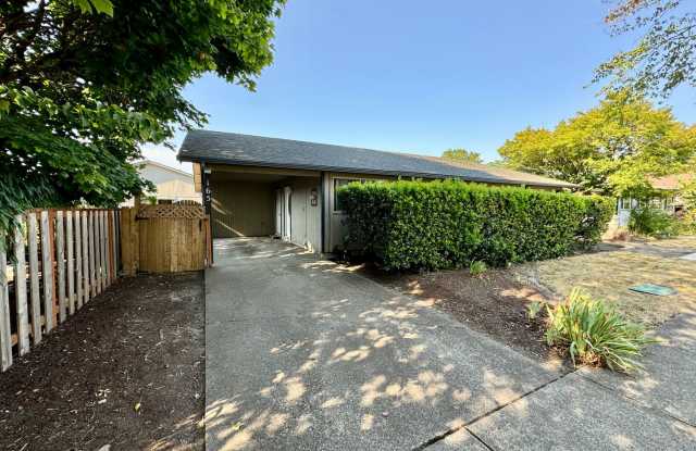 Pet Friendly Duplex In South Corvallis Gallery 1