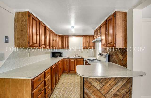 357 S 200 W photos photos