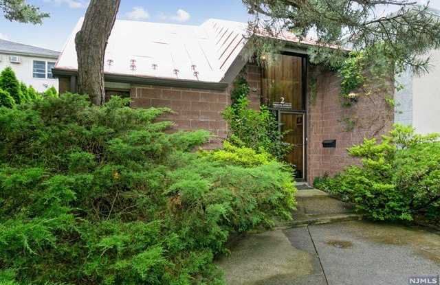 13 West Ivy Lane - 13 West Ivy Lane, Englewood, NJ 07631