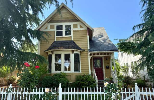 Historic Willamette Charmer – A Rare Gem! 2 Bedroom, 2 Bath Home! photos photos