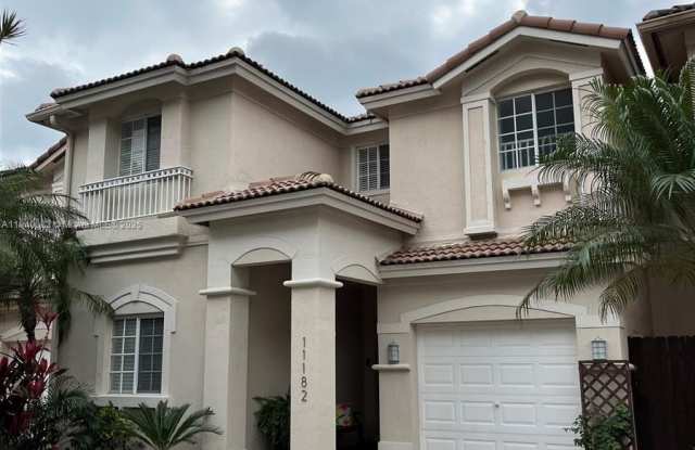 11182 NW 73rd Ter photos photos