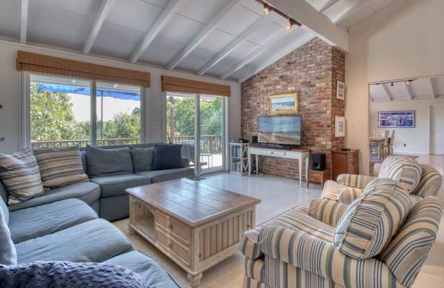 15 Maple Drive Gallery 4