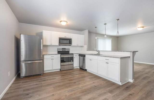 2215 Macatawa Lane Gallery 2
