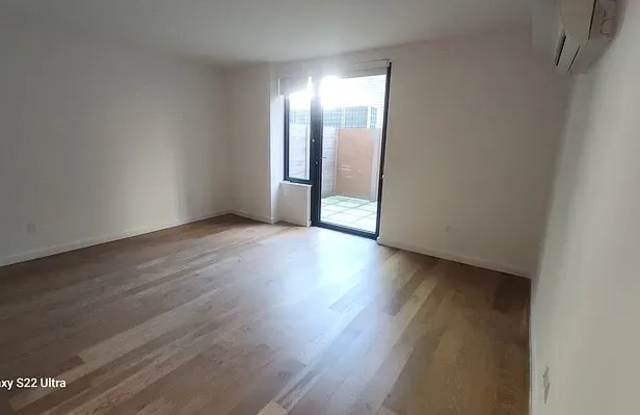 445 West 35th St. photos photos