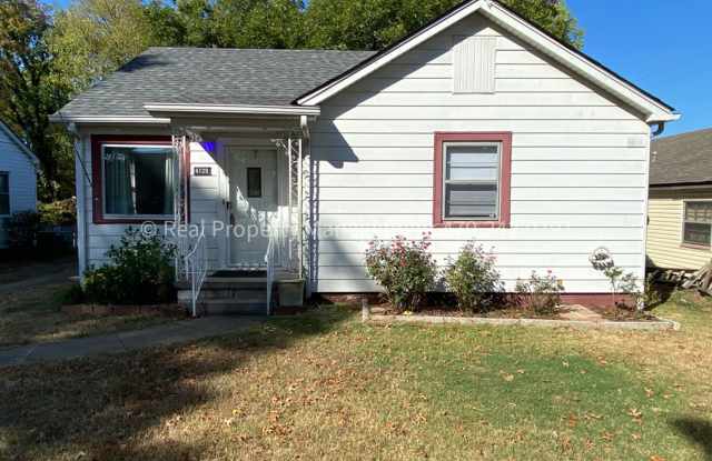 RENT READY! 3 Bed 2 Bath House with Detached Garage photos photos