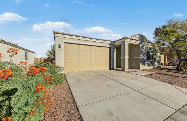 MUST SEE 3 bed/2 bath home in GATED Santiago Phoenix Community Gallery 4