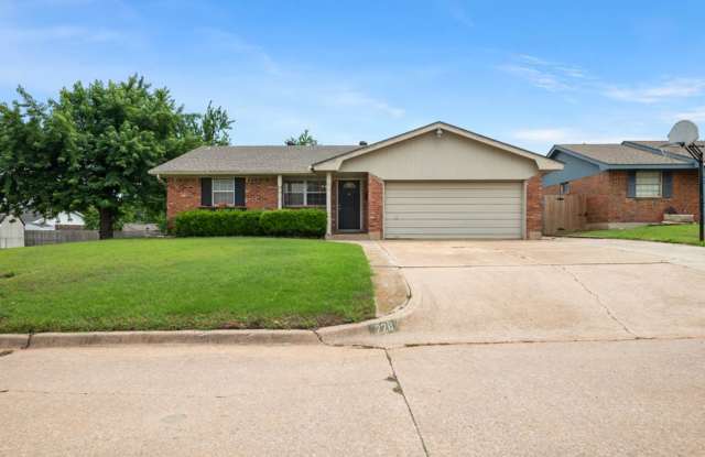 Beautiful 3 Bed 2 Bath home in the Heart of Yukon! photos photos