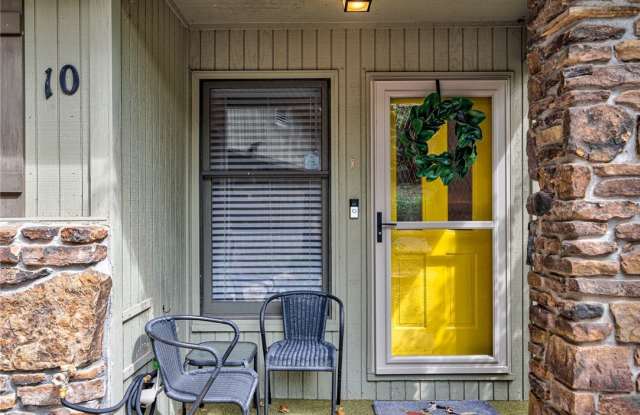 10 Victoria Lane Gallery 2