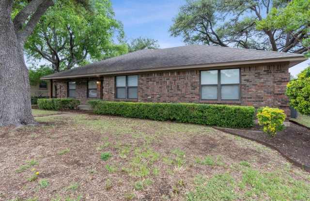 2223 Homeway Circle Gallery 4
