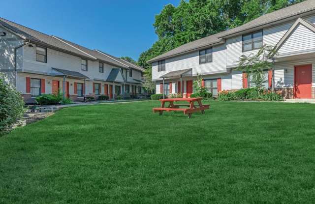 Hoosier Court Apartments Gallery 2