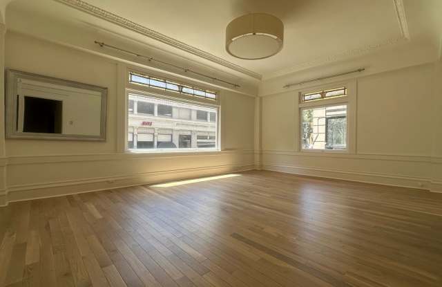 Epic REA- Spacious Flexible Plan 2 BR/1 BA Flat - PARKING Included photos photos