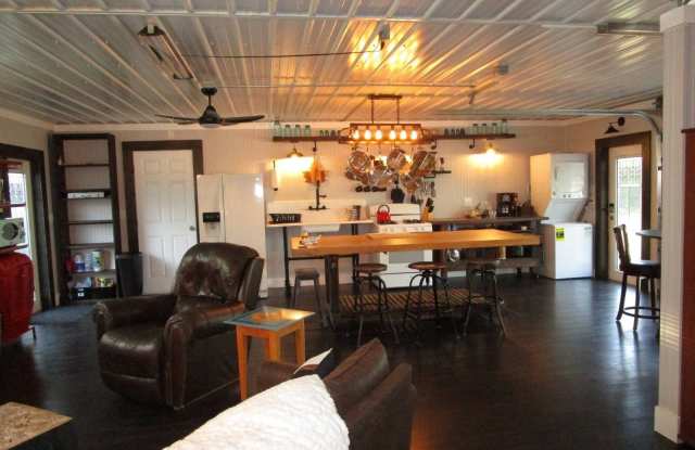 362 Sunshine Ave Gallery 4