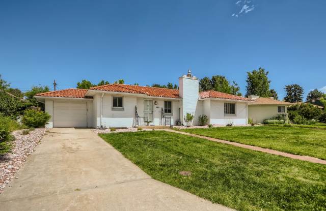 Evolve Real Estate: Meticulously Maintained 3 Bed RANCH Home with Deck and Large Backyard Available February 1st! - 880 Grape Street, Denver, CO 80220