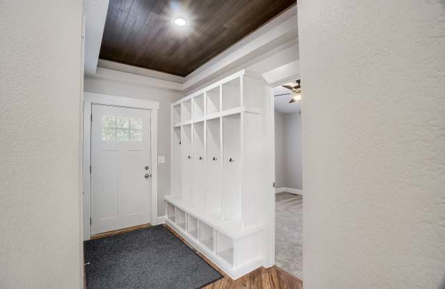 Modern Mountain Living in the Heart of Woodland Park 4BD & 2BA Gallery 4