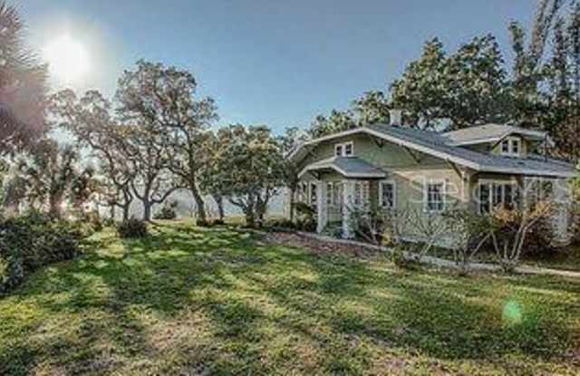 1604 SUNSET DRIVE Gallery 3