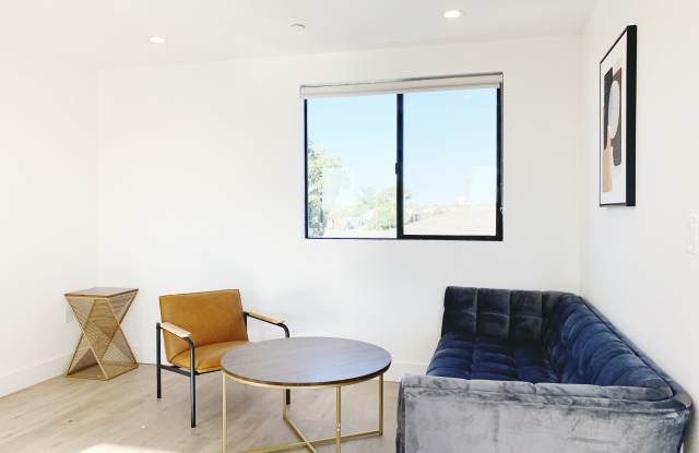 1664 W 37th Street - Co-Living Gallery 4