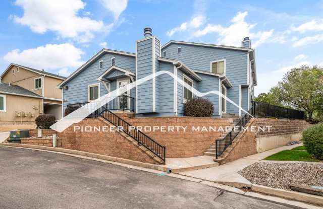 Remodeled 2 Bedroom Condo with Covered Parking, In Unit Laundry, AC and Private Storage Gallery 1