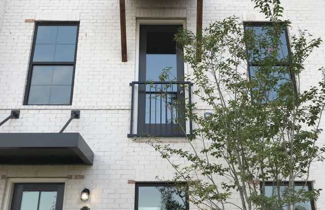 1070 Aster Road photos photos