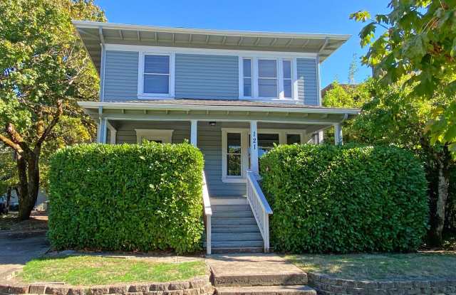 SPECIAL: First Month Rent FREE! 4 bedroom w/ bonus room in the heart of Corvallis! Gallery 1