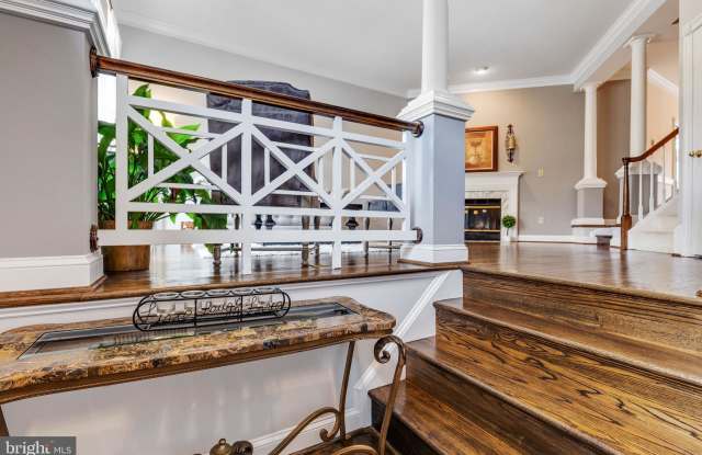 3929 BARCROFT MEWS COURT Gallery 3