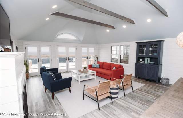 117 Boardwalk Gallery 3