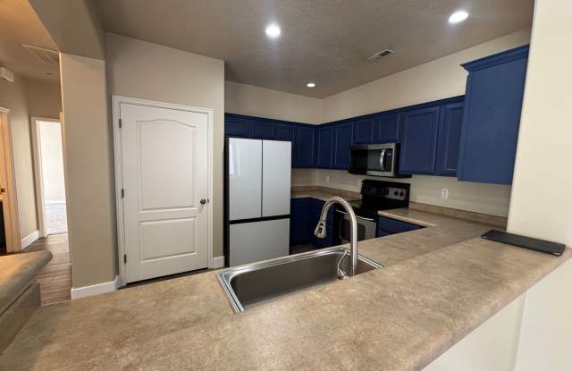 Beautiful Lehi townhome for rent! Gallery 4