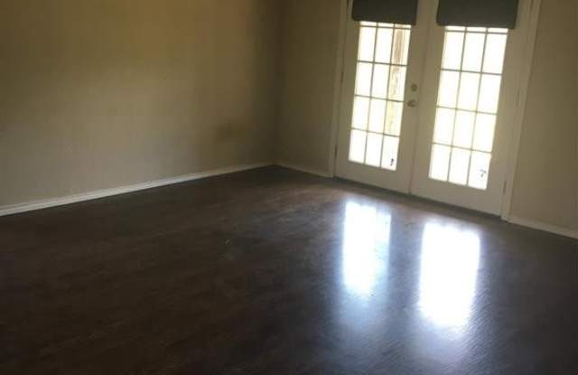 4023 Lynbrook Lane Gallery 2
